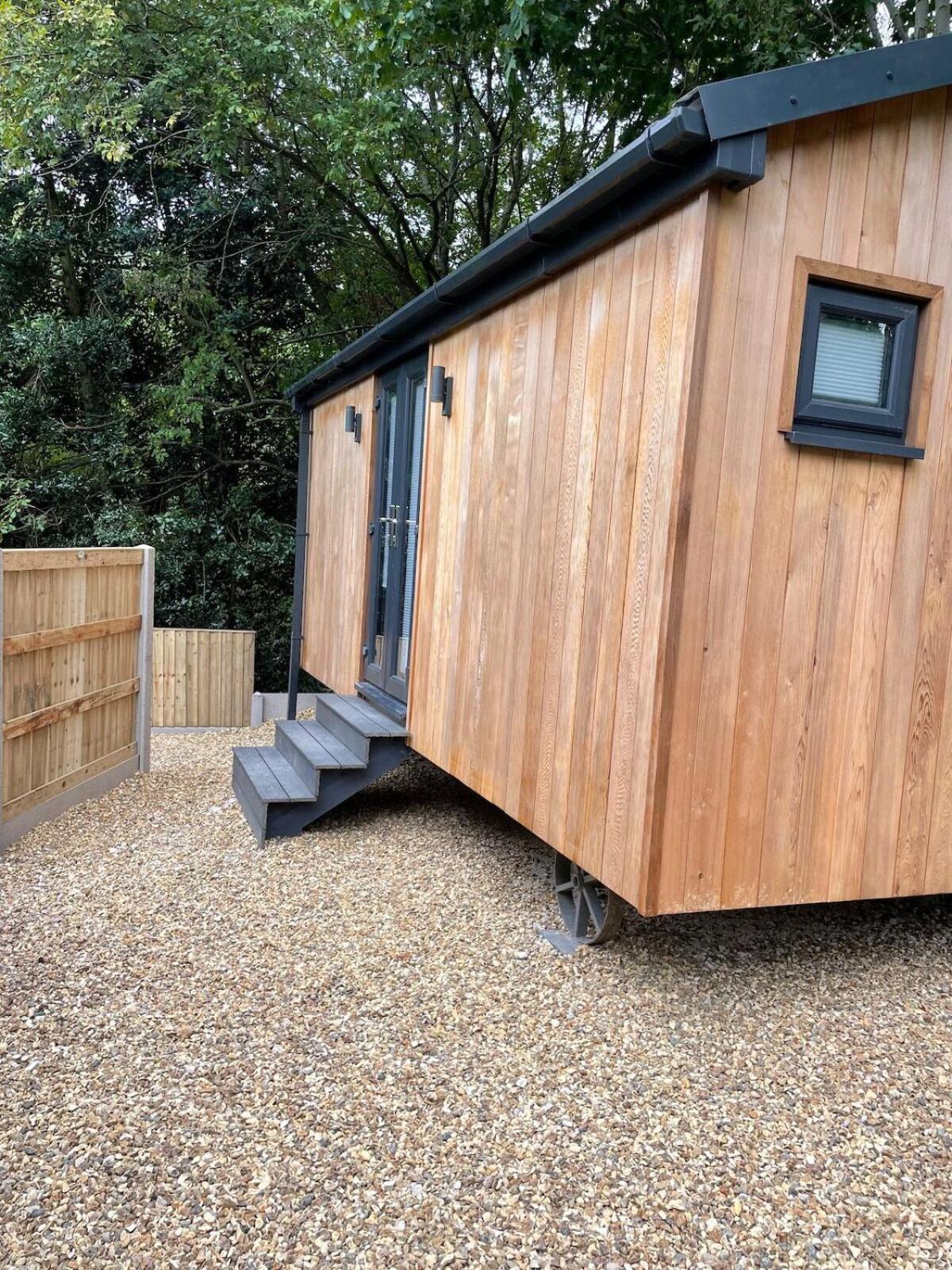 Dee Lodge With Private Hot Tub Llangollen Exterior foto